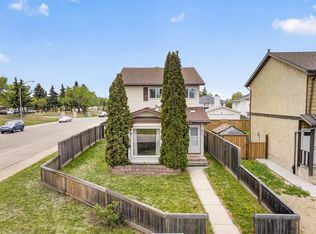 3004 36th St NW, Edmonton, AB T6L 4V9