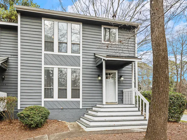 102 Tracy Ct, Cary, NC 27513