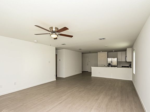 5th image of 2213 La Vista Ln