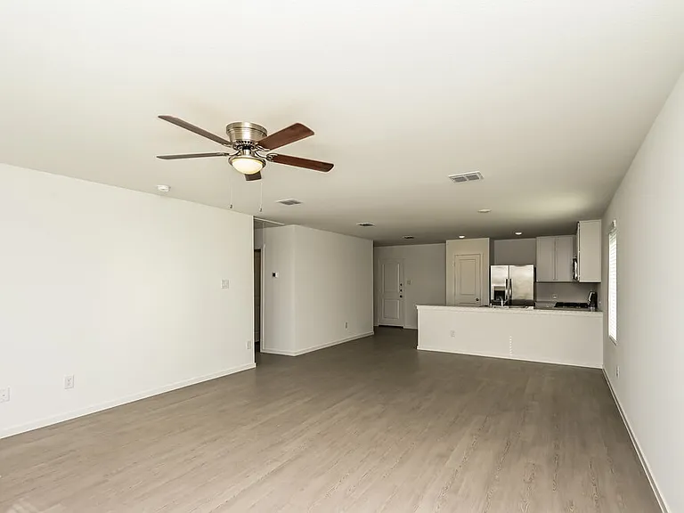 2213 La Vista Ln — Photo 5