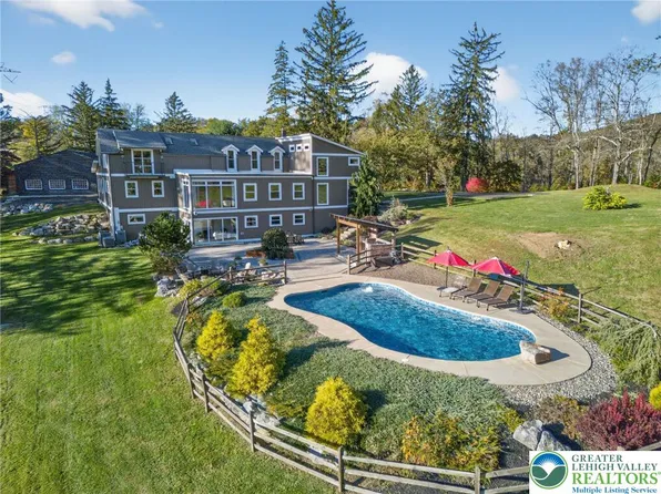 4572 Limeport Pike, Zionsville, PA 18092