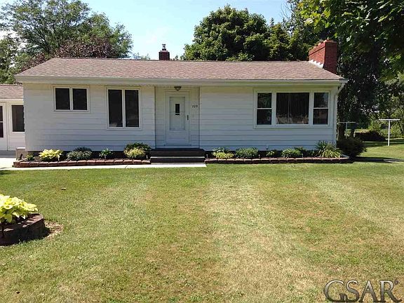 3rd image of 225 Elizabeth Dr