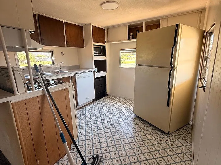 3498 A St #20 — Photo 4