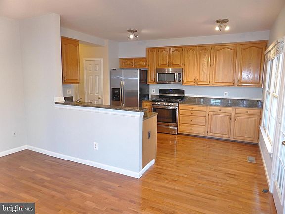 4th image of 7020 Fieldhurst Ct
