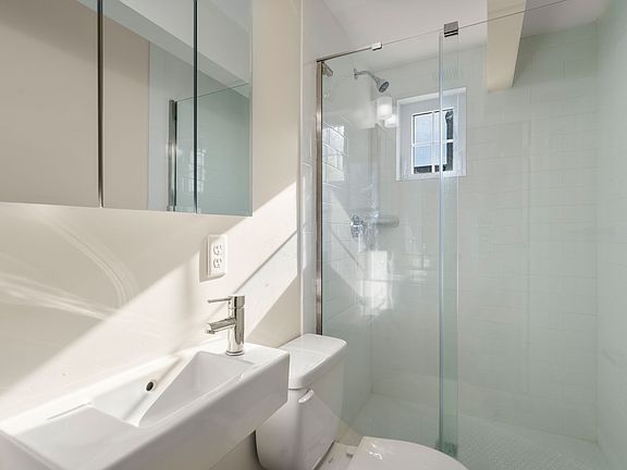 3rd image of 22 Oakland St #B