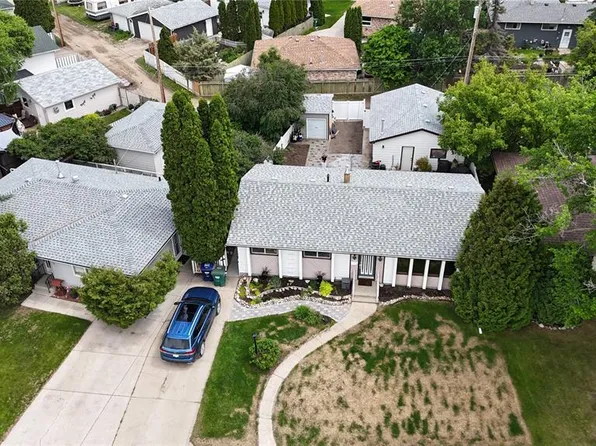 10 Stewart AVENUE, Saskatoon, SK S7L 3S6