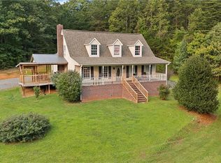 109 E Norman Rd, Mount Airy, NC 27030