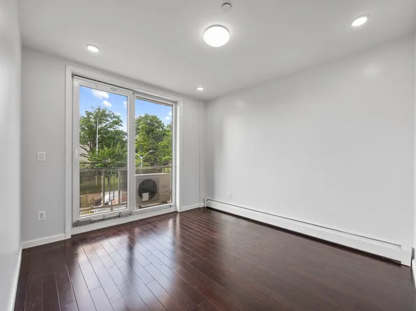 138-12 Northern Boulevard image 9 of 17