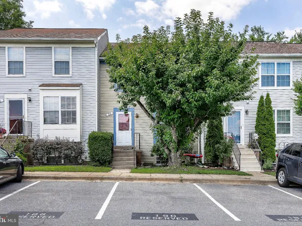 22 Applegrath Ct, Germantown, MD 20876