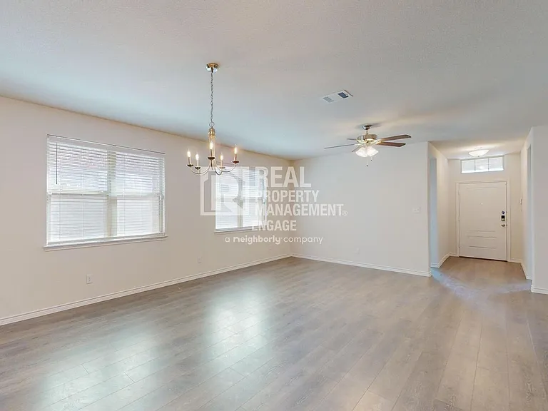 2321 Astapor Dr — Photo 9