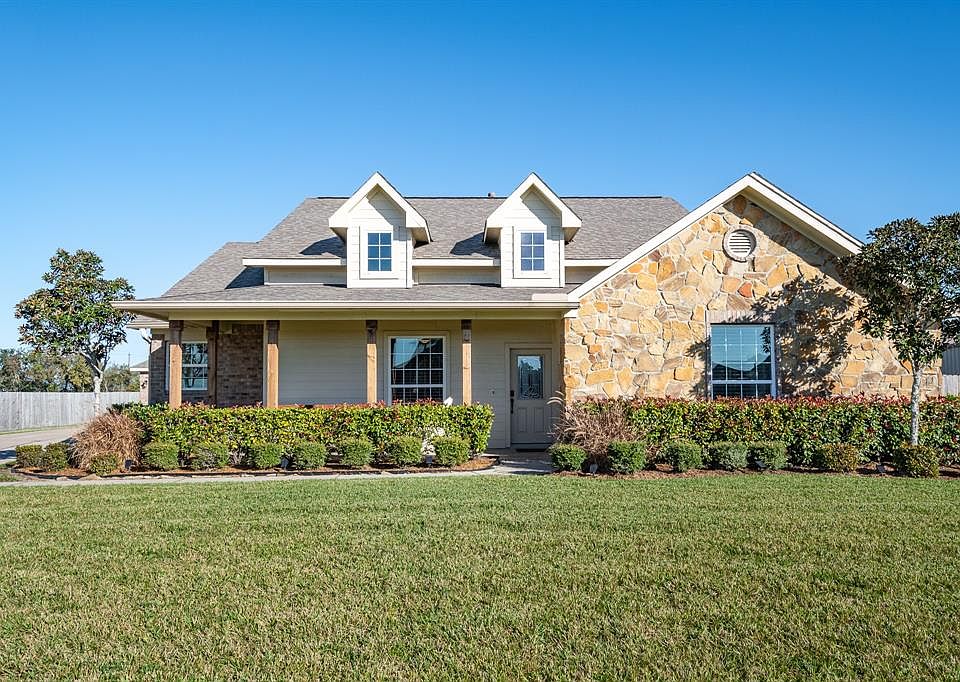 1st image of 4119 Majestic Dr