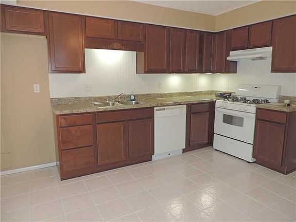 2nd image of 1308 W Sunset Dr