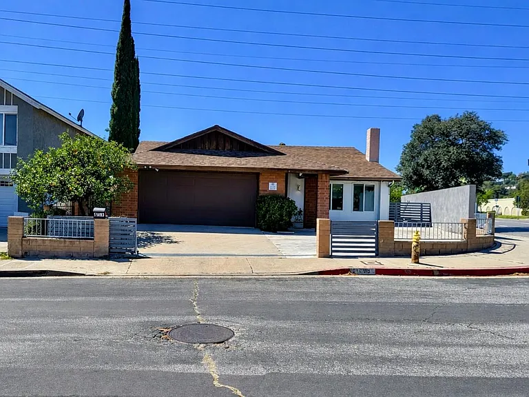 11493 Lev Ave — Photo 3