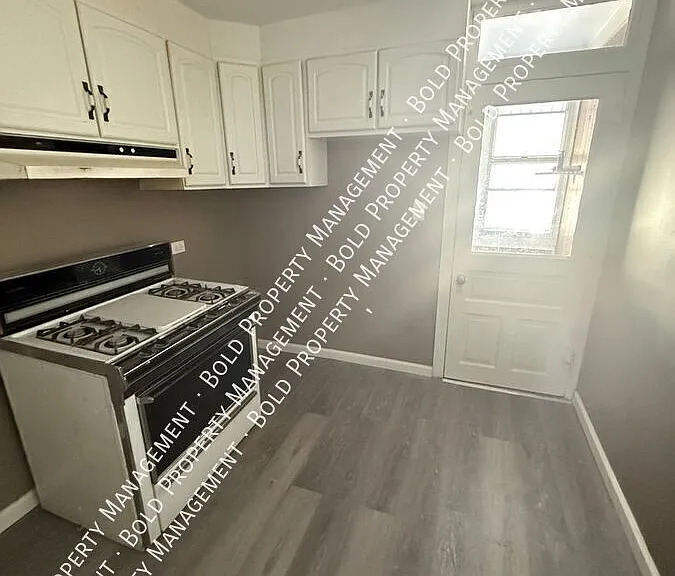 1047 Madison Ave — Photo 4