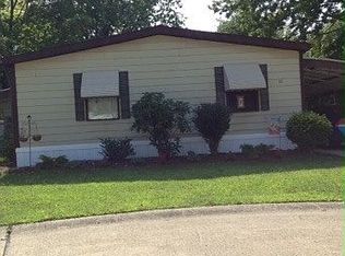 11 Kimberly Ln #11, Olmsted Falls, OH 44138