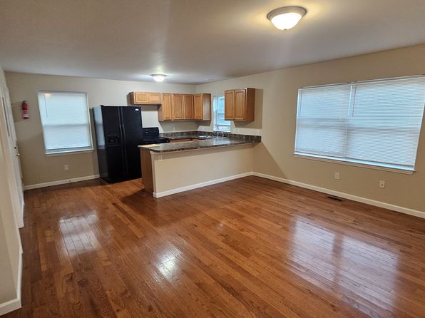 11 S Summit St APT 1