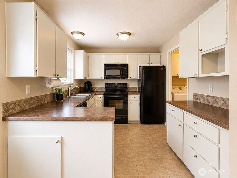 5th image of 12002 113th Avenue Ct E #31