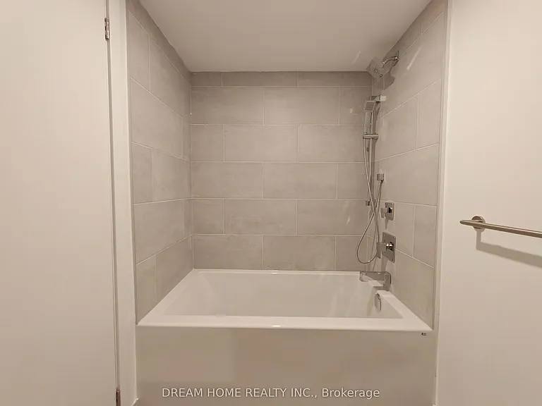 47 Mutual St #2302 — Photo 17