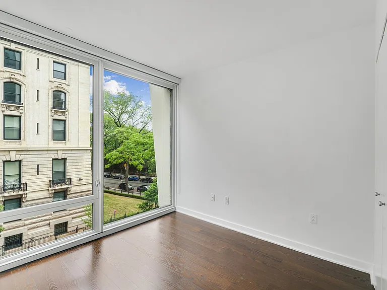 400 W 113th St #329 — Photo 8