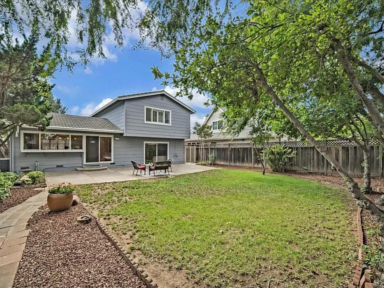1673 Grizilo Dr — Photo 26