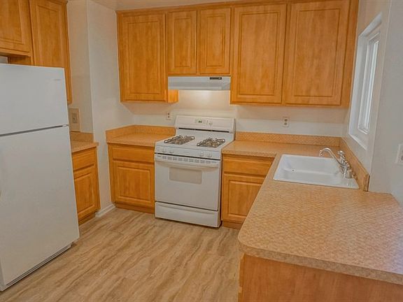 5th image of 31601 Cherry Dr