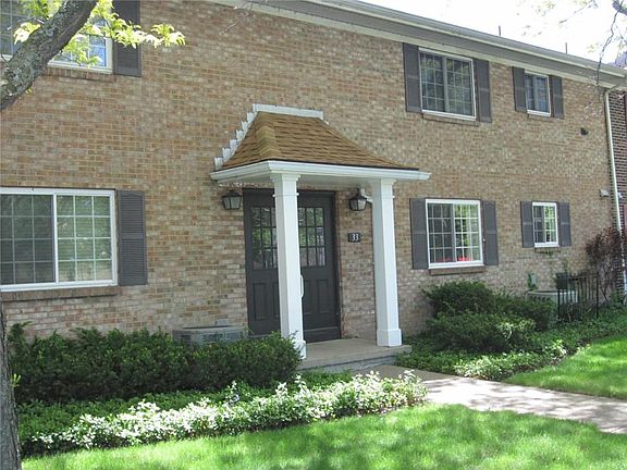 2nd image of 33 Holiday Ln