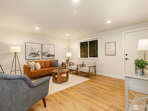 4th image of 22717 4th Avenue SE
