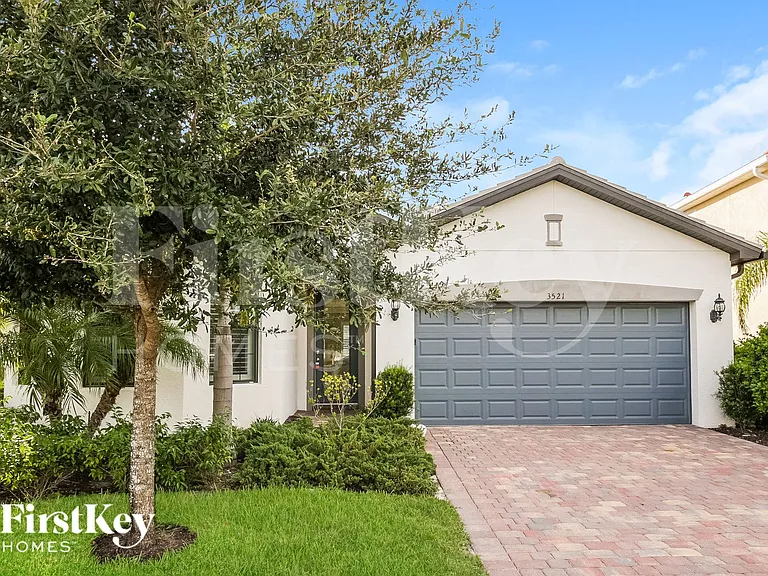 3521 E Hampton Cir — Photo 1