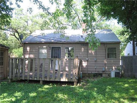 3rd image of 2041 Medford Ave