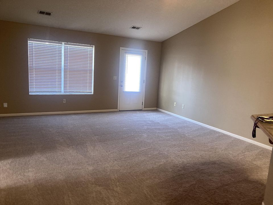 Open floorplan, cathedral ceiling