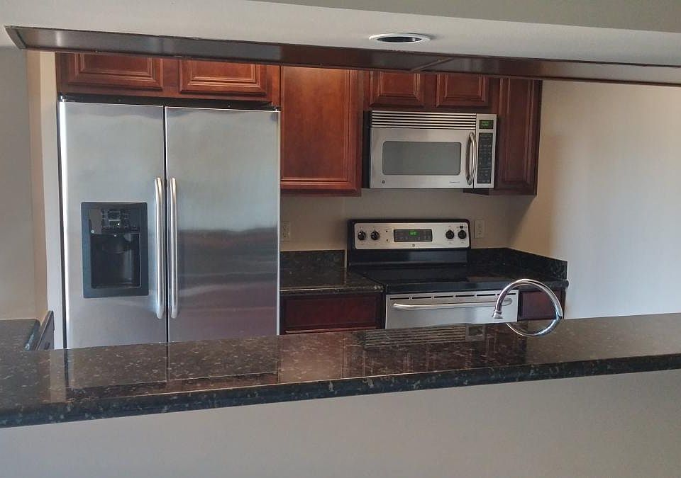 1st image of 3456 Cleary Ave Ste 207