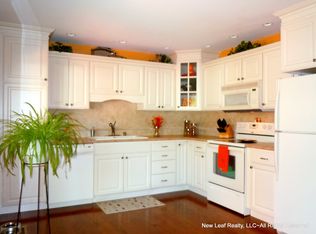 5719 Sir Gawain Dr, Godfrey, IL 62035