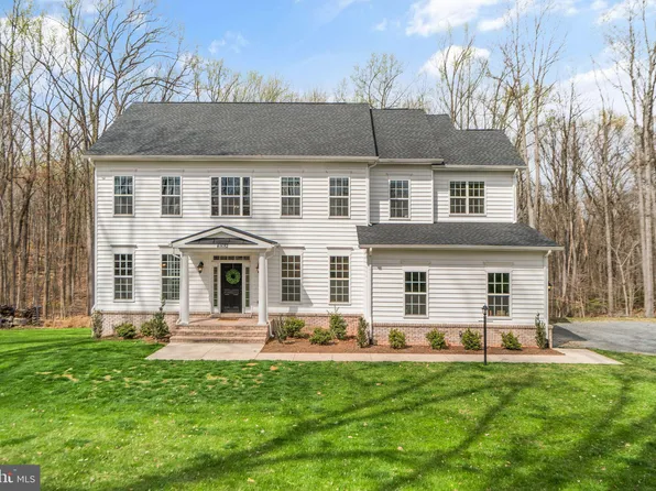 41682 Stumptown Rd, Leesburg, VA 20176