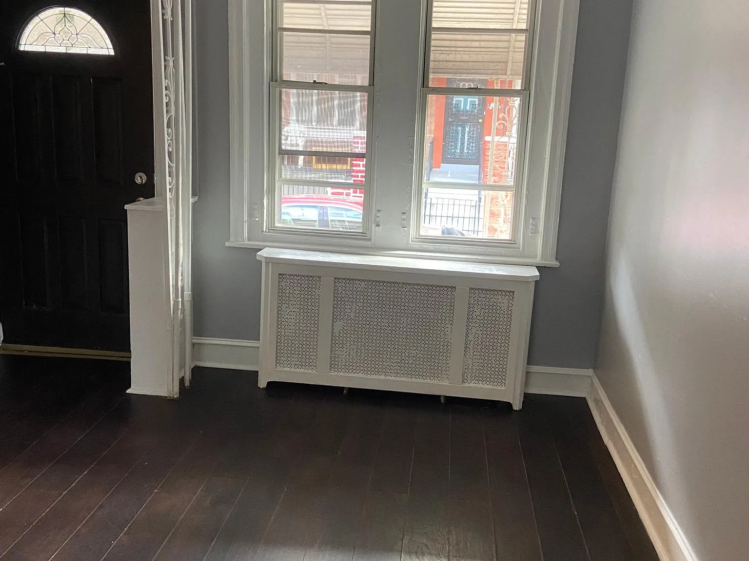 2411 W Mayfield St — Photo 2