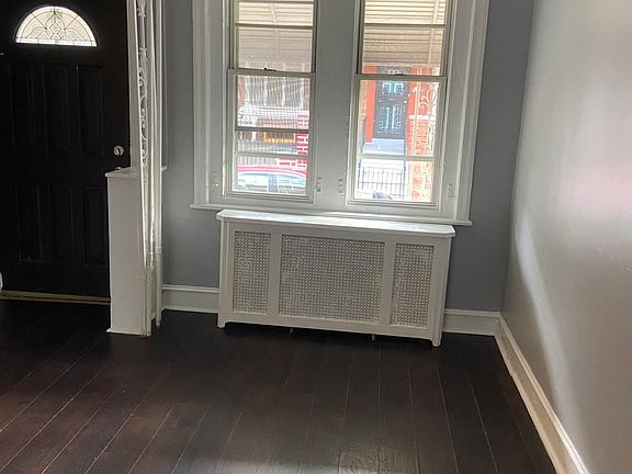 2nd image of 2411 W Mayfield St