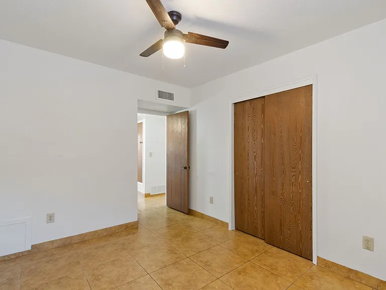 1109 E Water St — Photo 11
