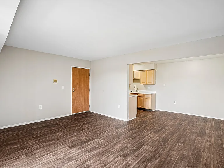 Regency Place Apartments — Photo 7