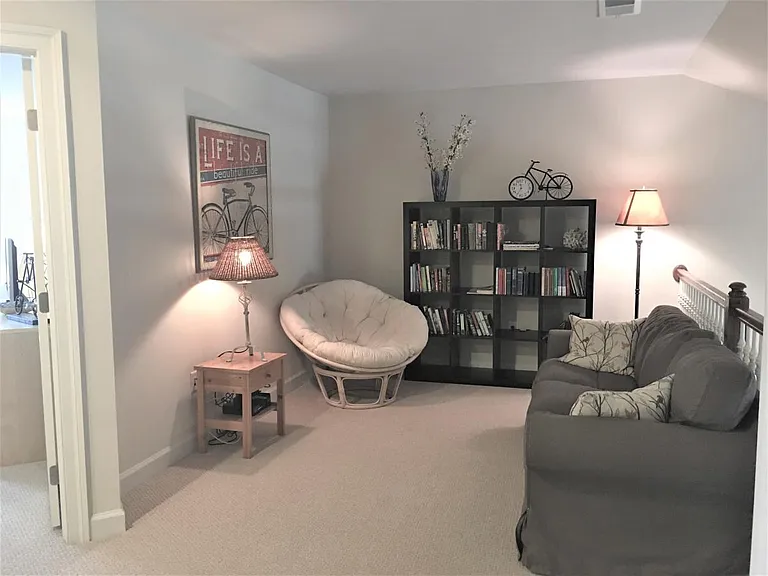 406 Samantha Dr — Photo 11
