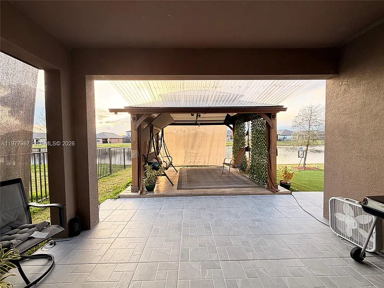 12422 SW Rimini Way — Photo 38
