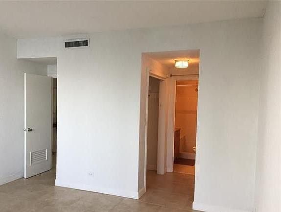 2nd image of 2121 N Bayshore Dr APT 707