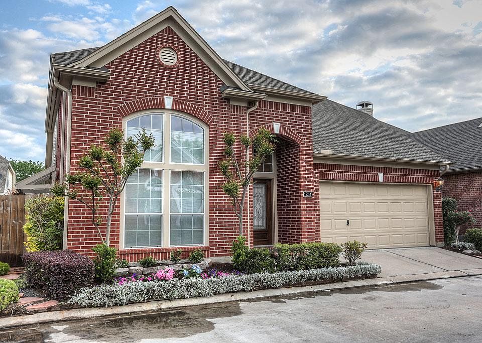 Welcome to your new home. Option for the 4th bedroom above garage.