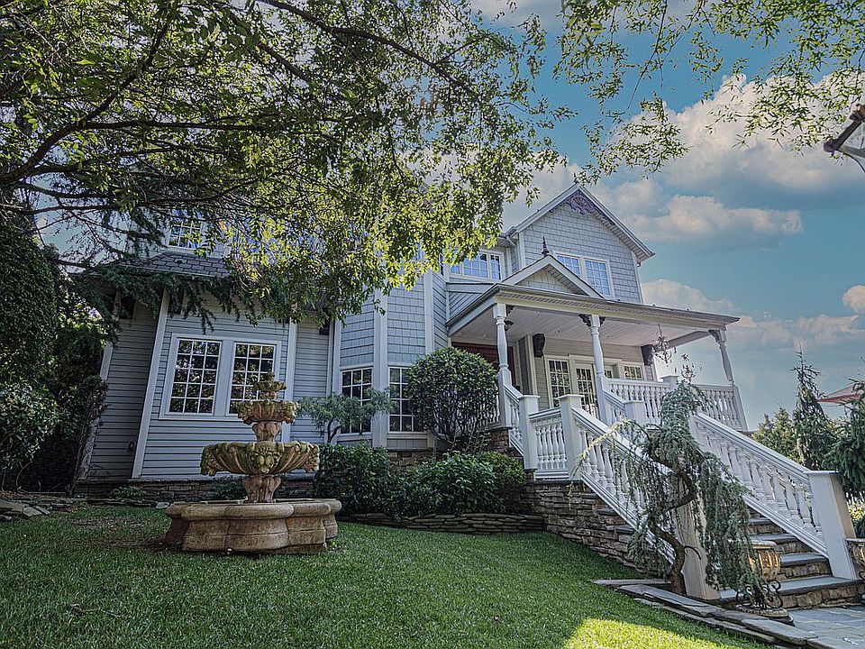 1st image of 208 Brehaut Ave