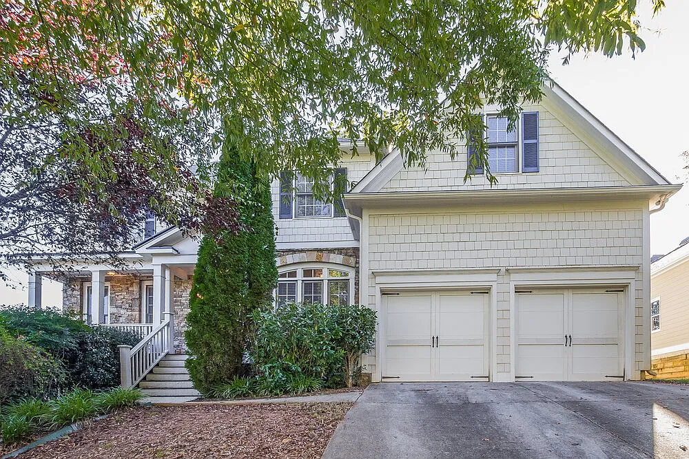 5 bed, 3.0 bath, 3197 sqft, $3,785 — Photo 2