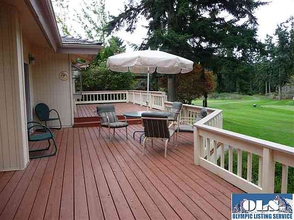 The deck is in fact incredible, wide enough for dining and still maneuvering around, and the whole l