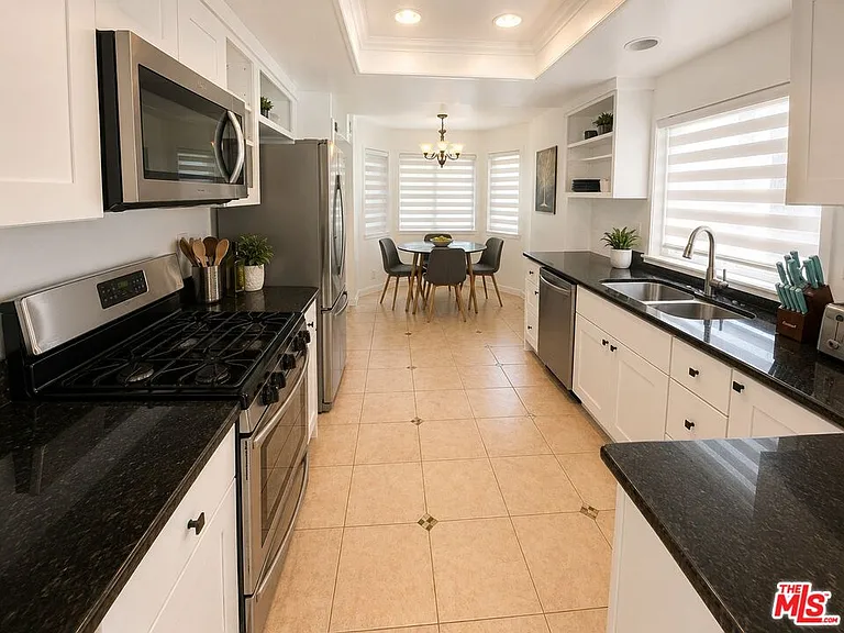 12245 Shady Hollow Ln — Photo 11