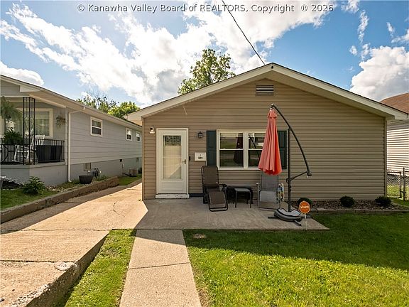 2nd image of 929 Meadow Dr