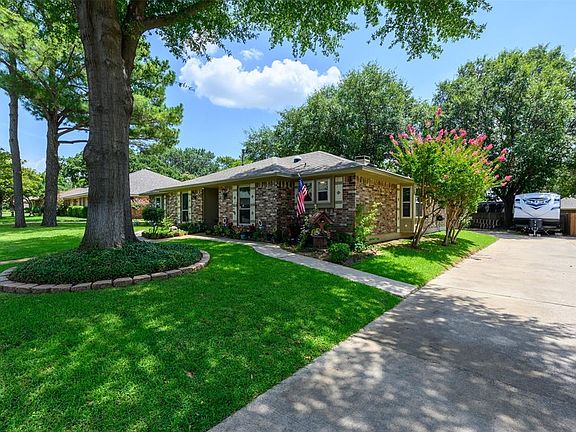 4th image of 836 Sandpiper Dr