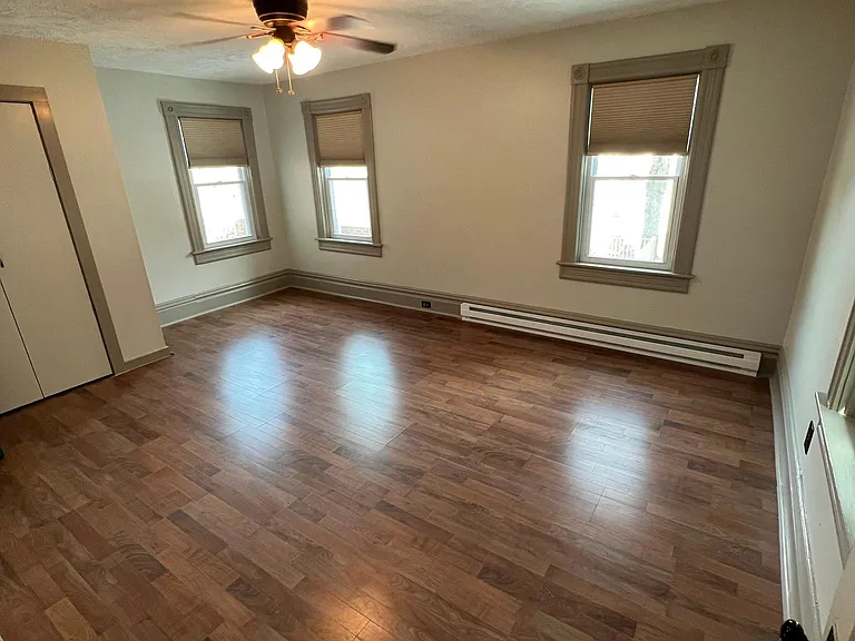 1117 W 2nd St #2 — Photo 10