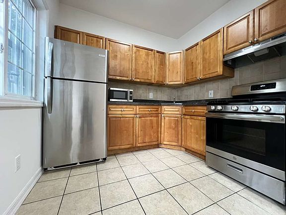 2nd image of 12 Macon St #1