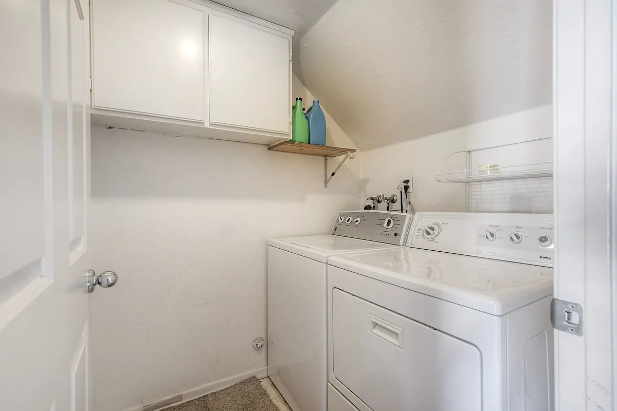 2 bed, 1094 sqft, $4,650 — Photo 3